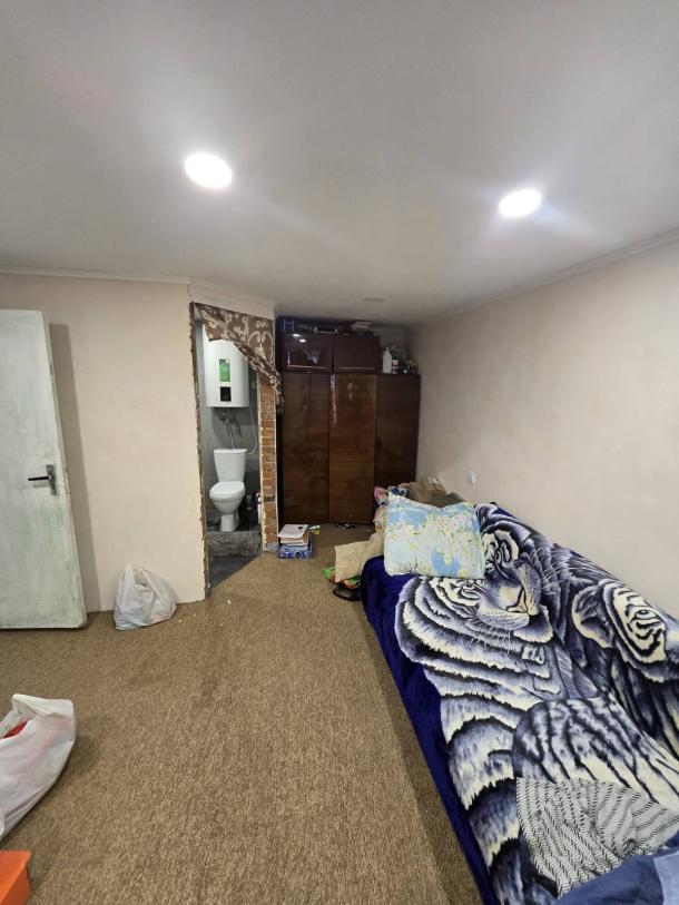 Дом, 3-кімн., Харьков, Рогань жилмассив