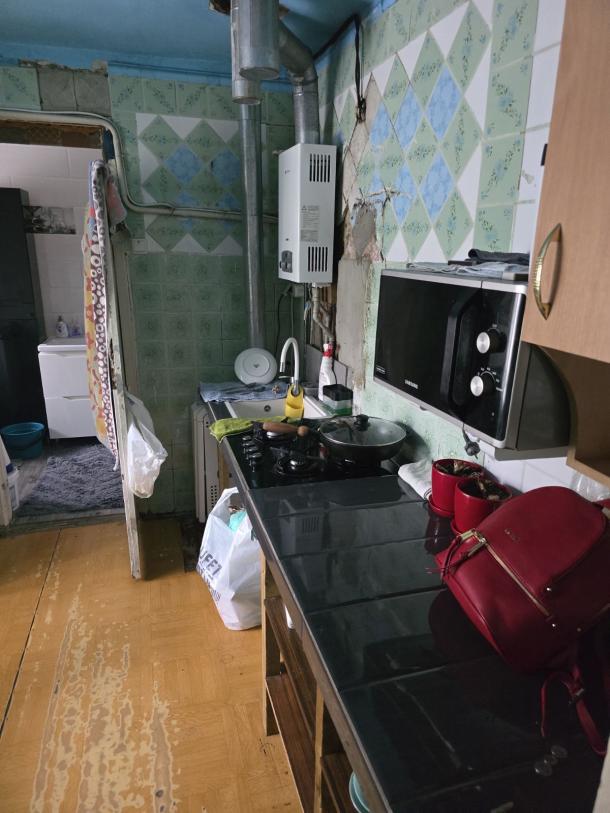 Дом, 3-кімн., Харьков, Рогань жилмассив