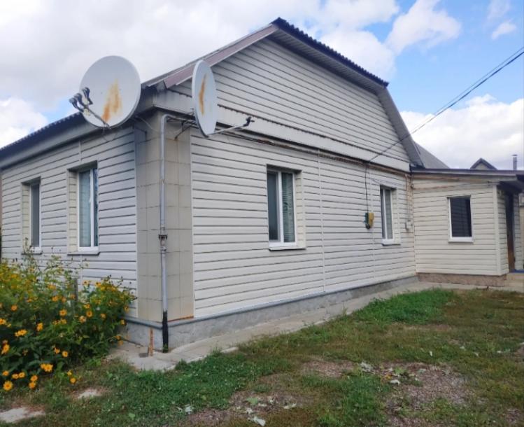 Дом, 3-кімн., Люботин, Харьковский район