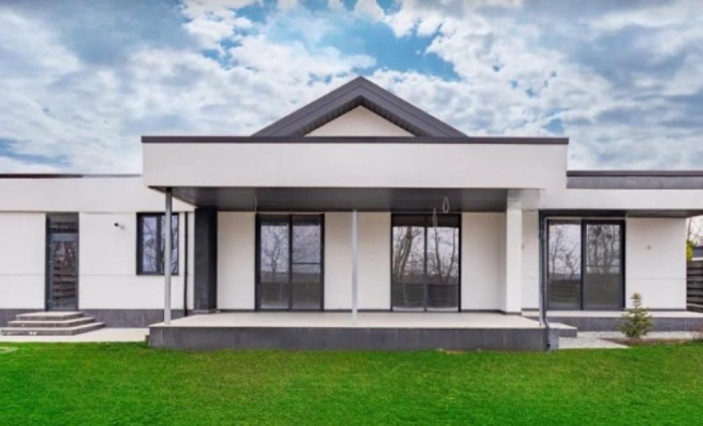 Дом, 4-кімн., Харьков, Алексеевка