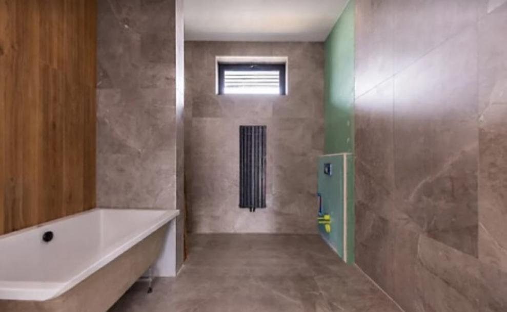 Дом, 4-кімн., Харьков, Алексеевка