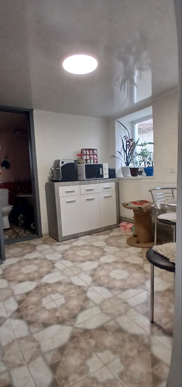 Дом, 4-кімн., Харьков, Песочин