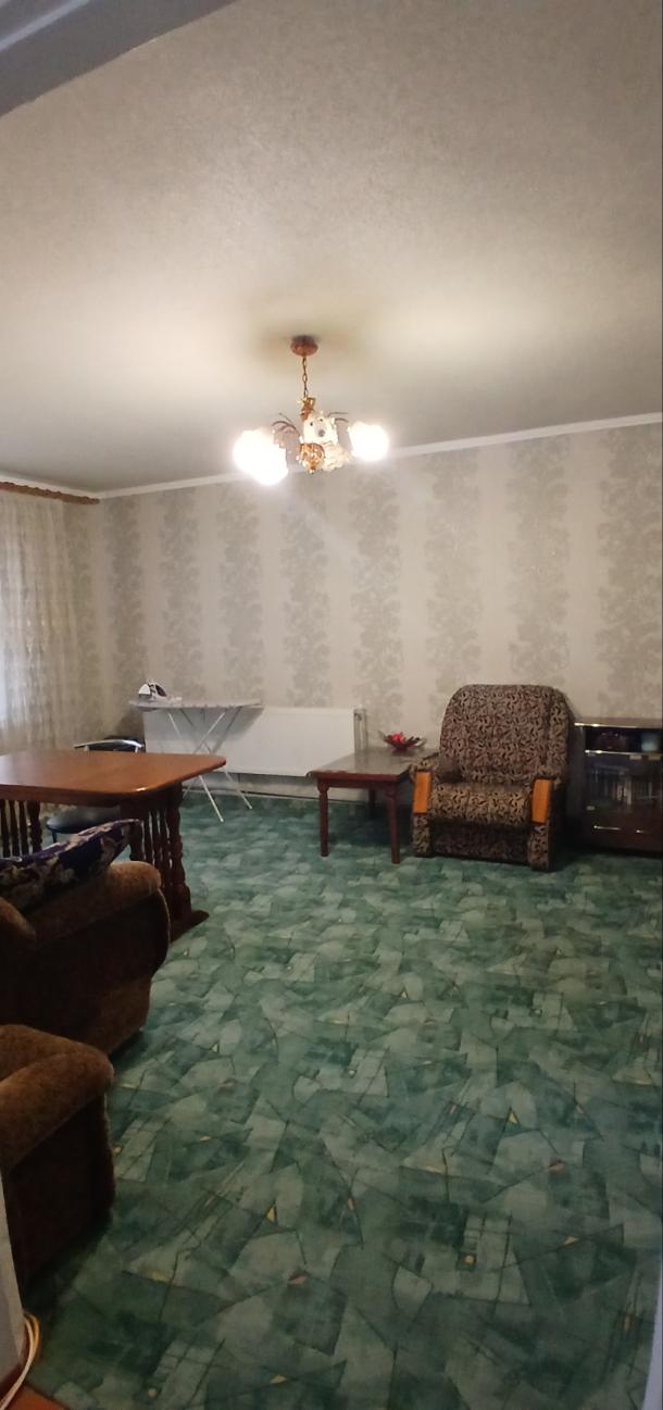 Дом, 4-кімн., Харьков, Песочин