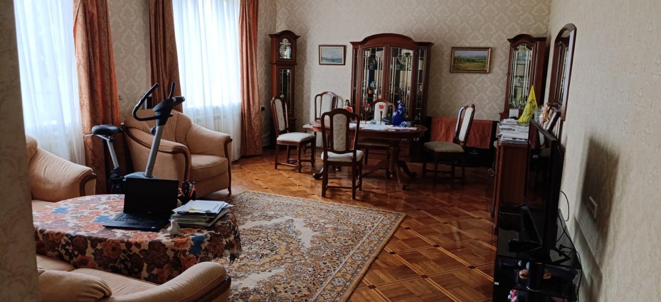 Дом, 5-кімн., Харьков, Павленки