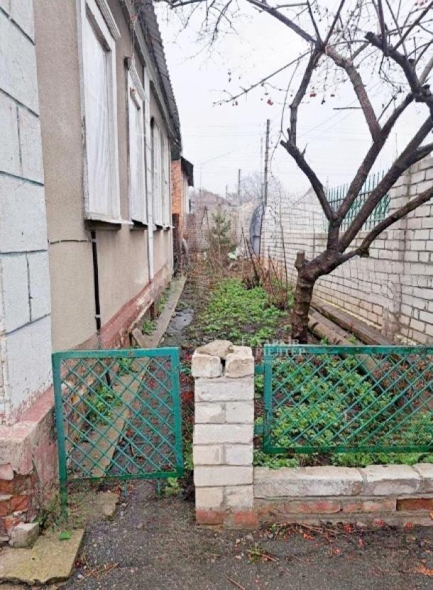 Дом, 4-кімн., Харьков, Новозападный