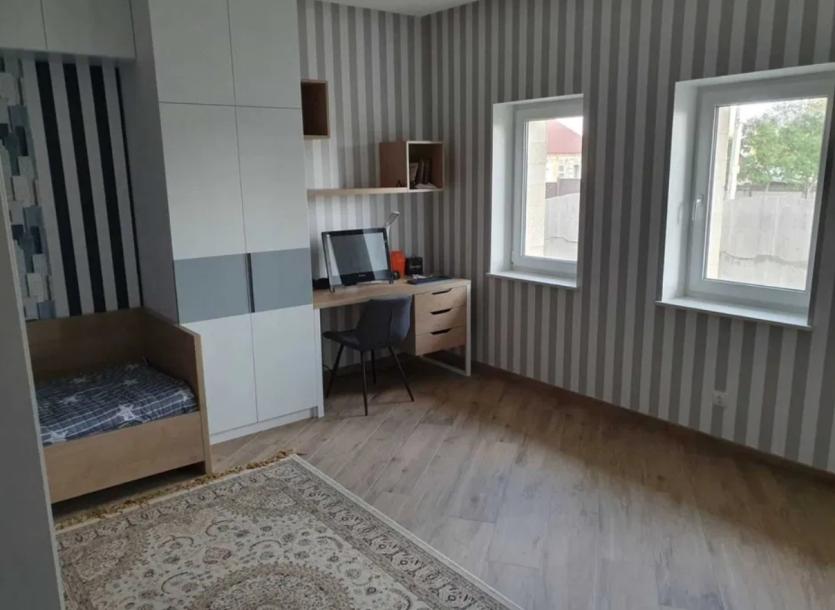 Дом, 5-кімн., Харьков, Большая Даниловка