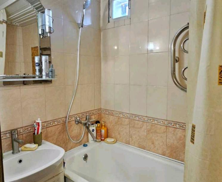 Дом, 4-кімн., Харьков, Одесская