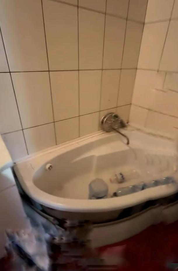 Дом, 2-кімн., Харьков, Песочин