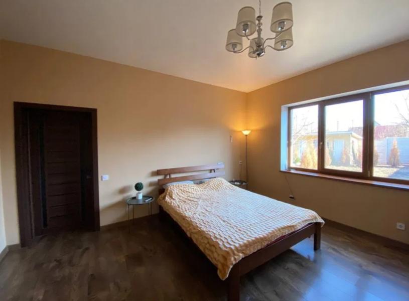 Дом, 5-кімн., Харьков, Песочин