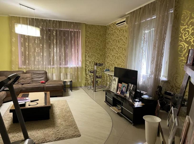 Дом, 6-кімн., Чугуев, Чугуевский район