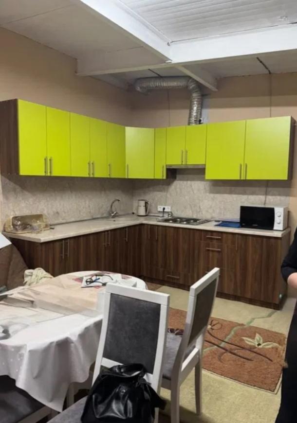 Дом, 5-кімн., Харьков, Песочин