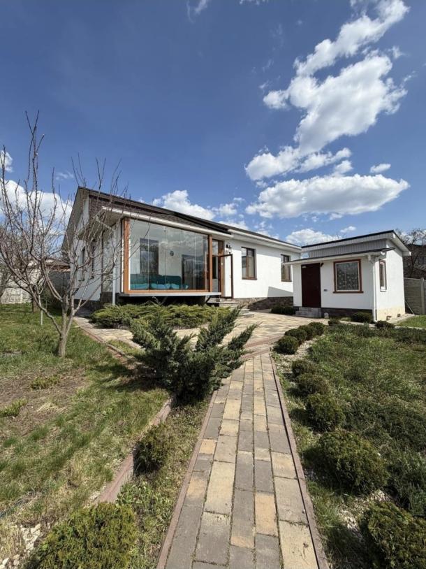 Дом, 4-кімн., Харьков, Павлово Поле