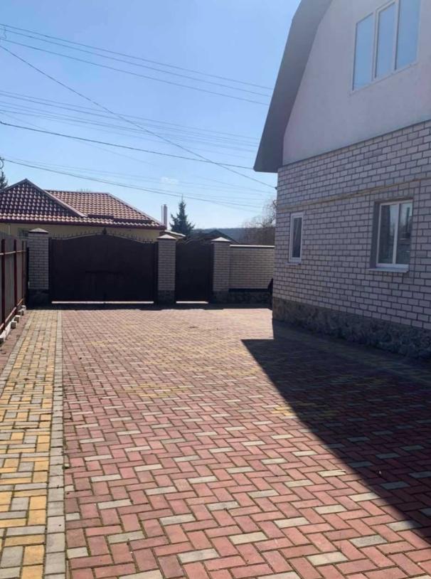 Дом, 4-кімн., Лужок, Харьковский район