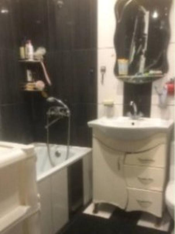 Дом, 2-кімн., Харьков, Новозападный