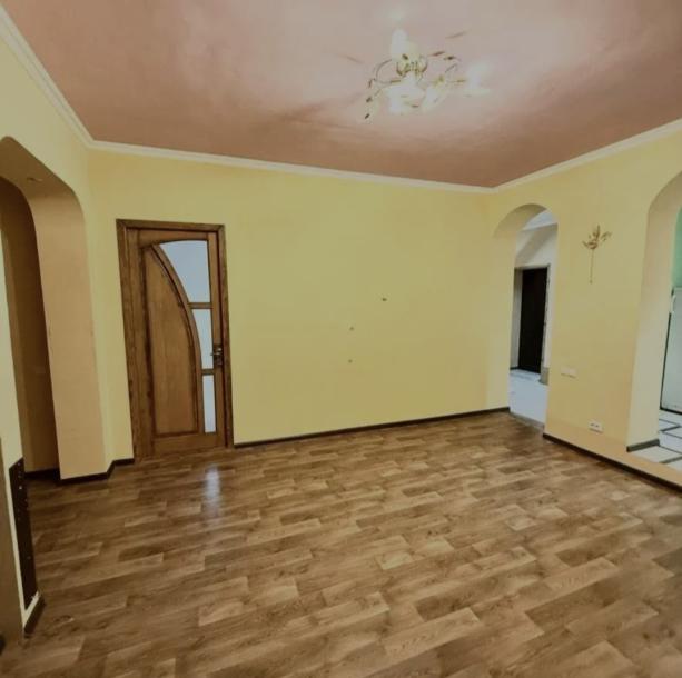 Дом, 5-кімн., Рогань, Харьковский район