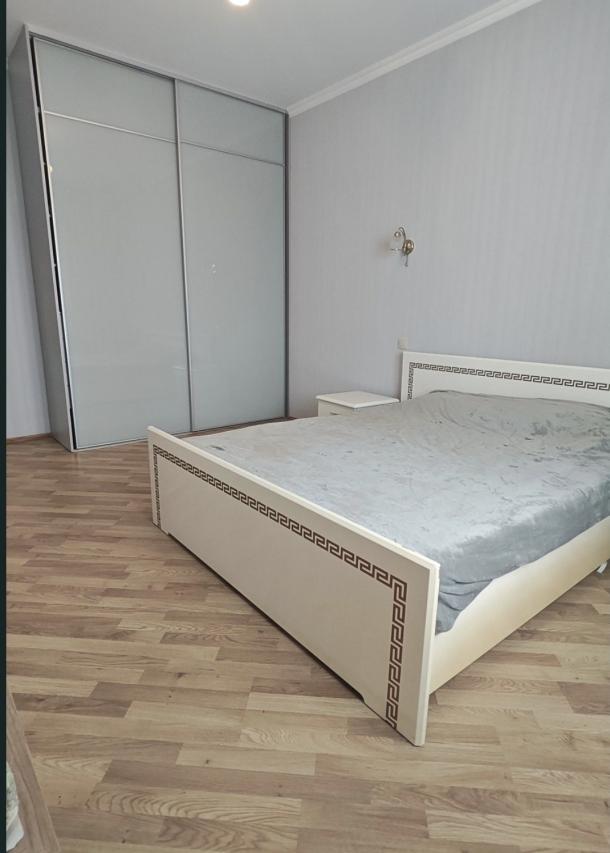 Дом, 6-кімн., Харьков, Песочин