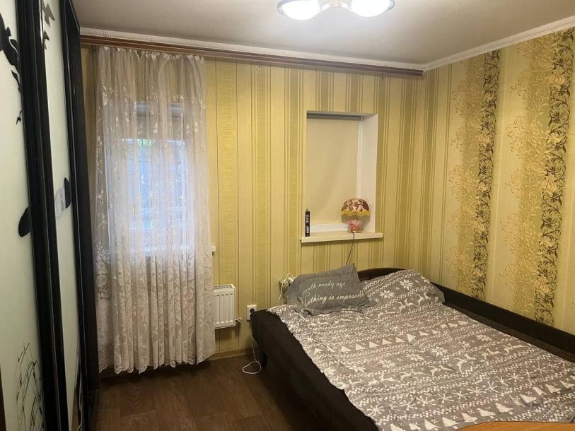 Дом, 4-кімн., Чугуев, Чугуевский район
