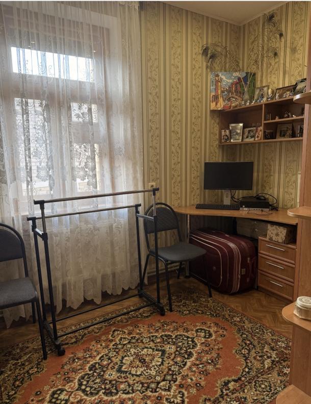 Дом, 5-кімн., Харьков, Спортивная метро