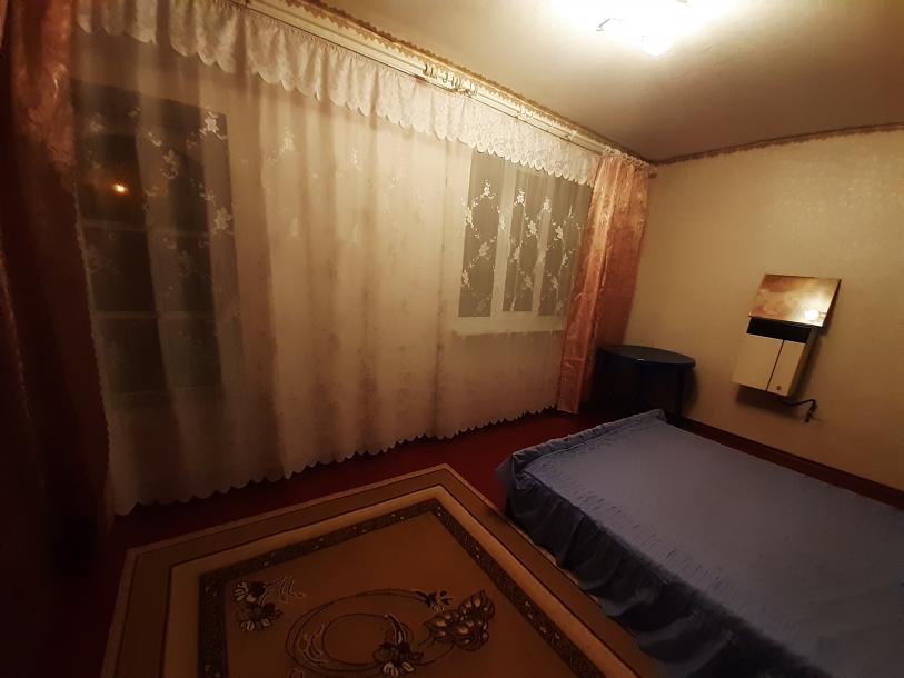 Дом, 5-кімн., Чугуев, Чугуевский район