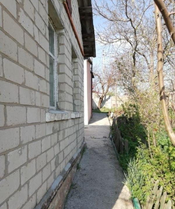 Дом, 4-кімн., Чугуев, Чугуевский район