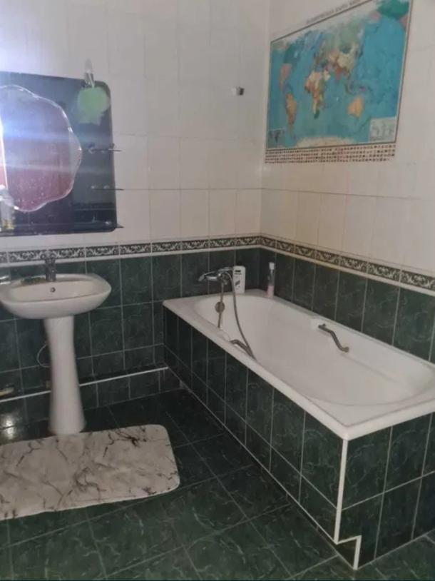 Дом, 5-кімн., Харьков, Жихарь