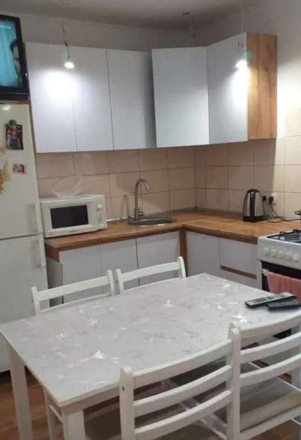 Дом, 3-кімн., Харьков, Жихарь