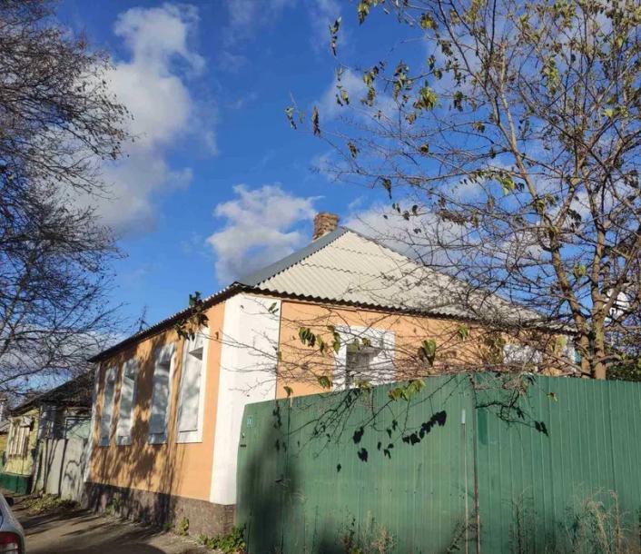 Дом, 5-кімн., Чугуев, Чугуевский район