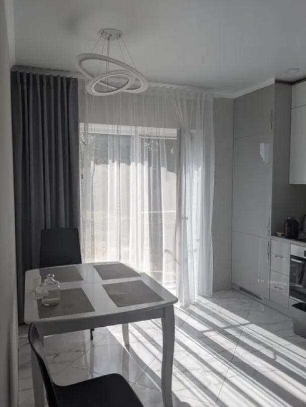 Дом, 5-кімн., Мерефа, Харьковский район