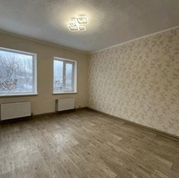 Дом, 3-кімн., Люботин, Харьковский район