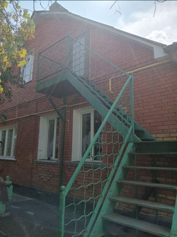 Дом, 4-кімн., Харьков, Павленки