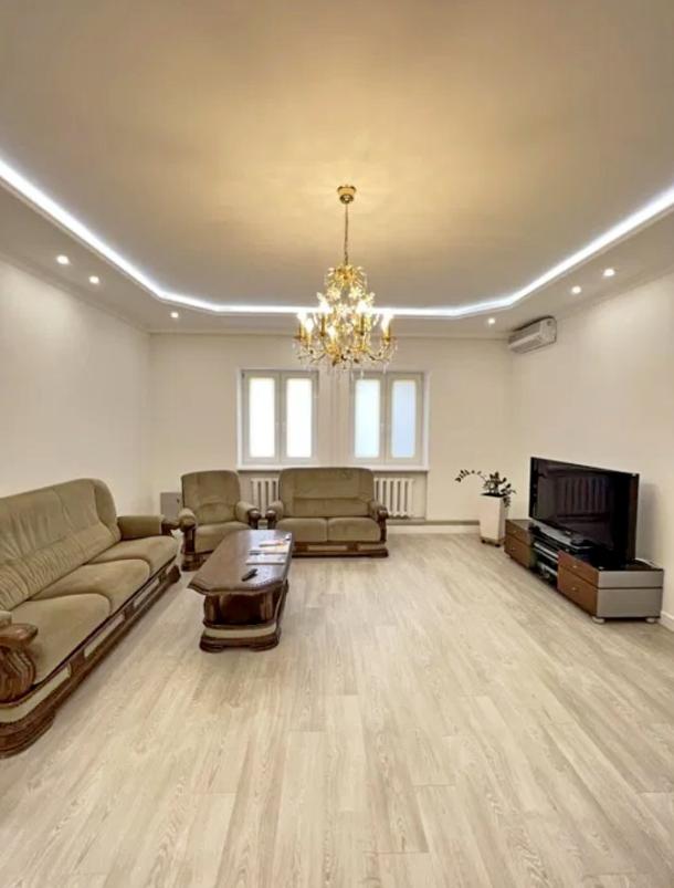 Элитный дом, 4-кімн., Харьков, Тюринка