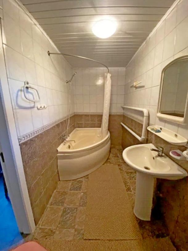 Дом, 5-кімн., Коробочкино, Чугуевский район