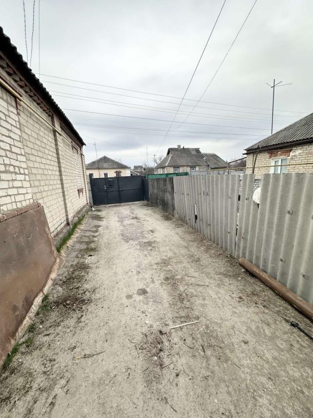 Дом, 3-кімн., Харьков, Песочин