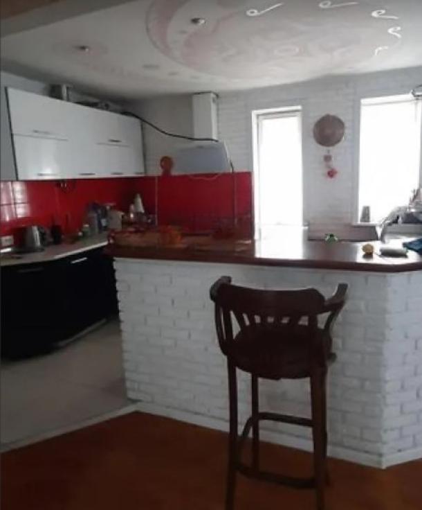 Дом, 4-кімн., Харьков, Павлово Поле