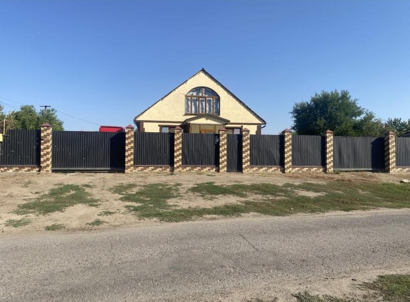 Дом, 3-кімн., Гусаровка, Балаклейский район