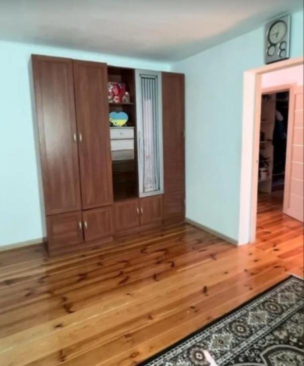 Дом, 9-кімн., Харьков, Павлово Поле