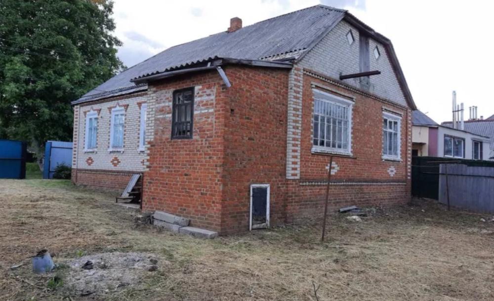 Дом на 2 входа, 3-кімн., Валки, Богодуховский район