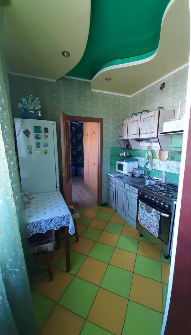 Дом, 19-кімн., Борки(Змиев), Чугуевский район