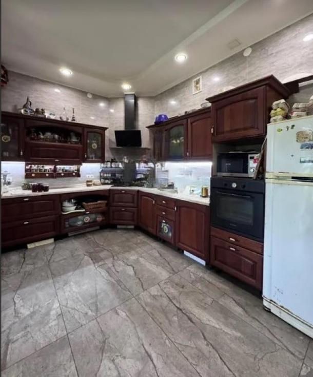 Дом, 5-кімн., Харьков, Павленки