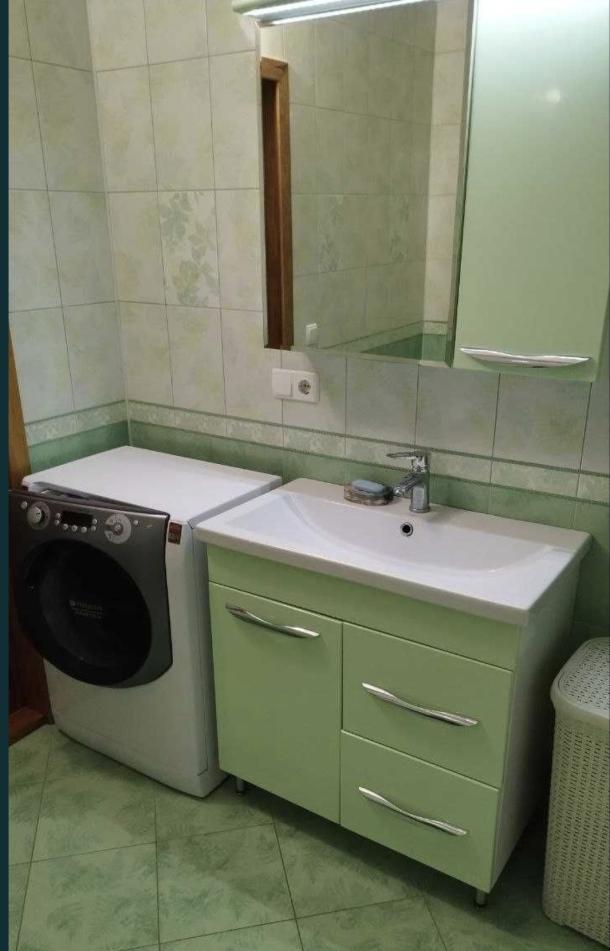Дом, 3-кімн., Харьков, Жихарь