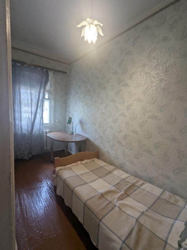 Дом, 3-кімн., Харьков, Новозападный