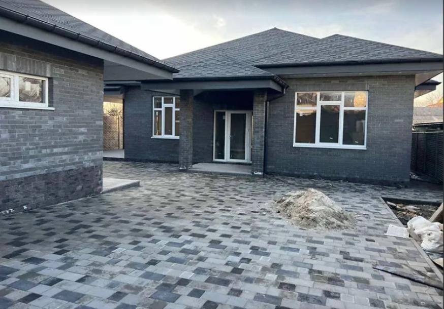 Дом, 3-кімн., Харьков, Кирова поселок