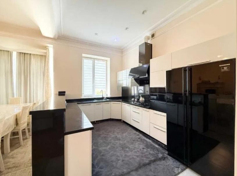 Элитный дом, 8-кімн., Харьков, Залютино