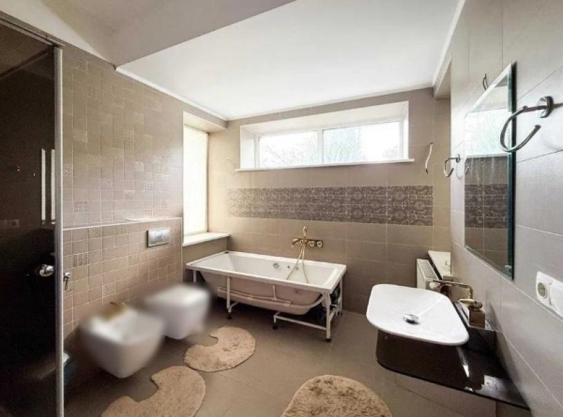 Элитный дом, 8-кімн., Харьков, Залютино