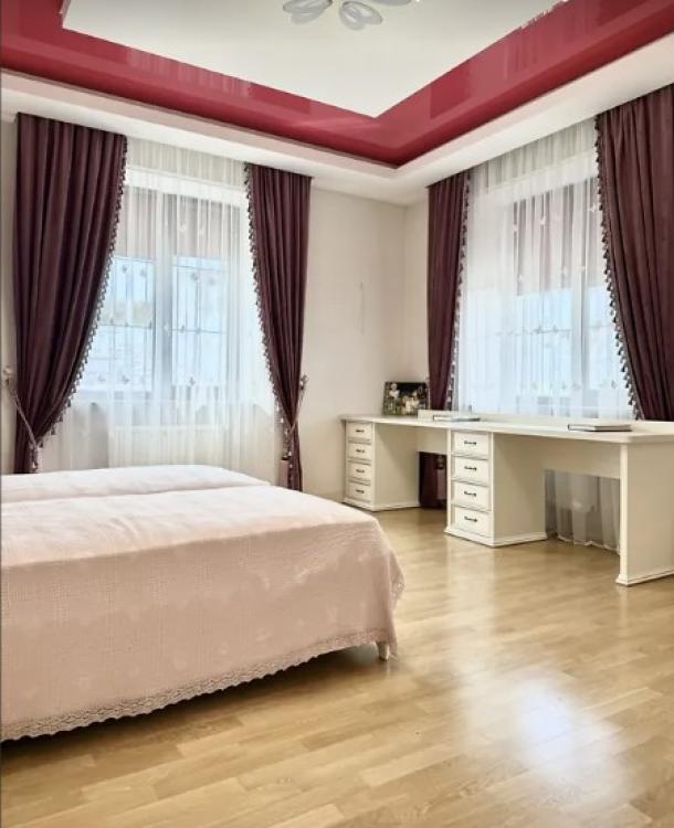 Дом, 6-кімн., Харьков, Кирова поселок