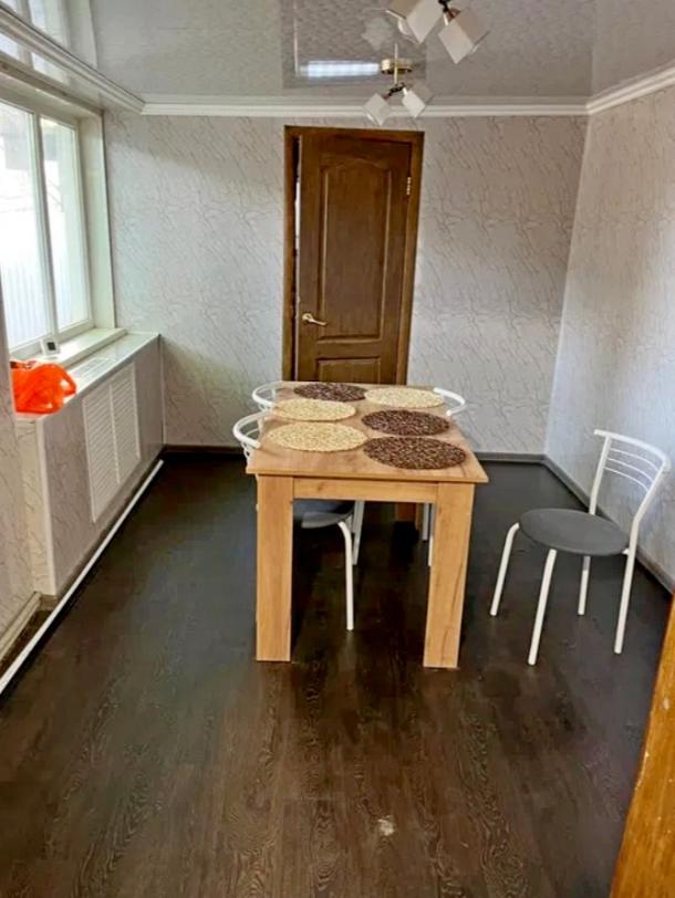 Дом, 6-кімн., Валки, Богодуховский район