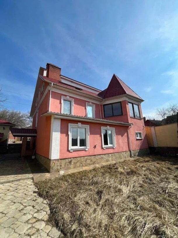 Дом, 6-кімн., Чугуев, Чугуевский район