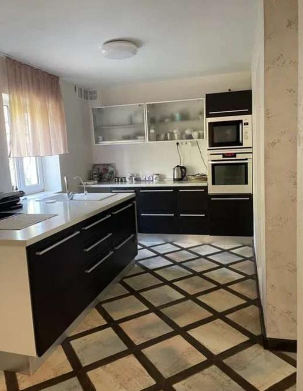 Дом, 5-кімн., Ржавец, Харьковский район