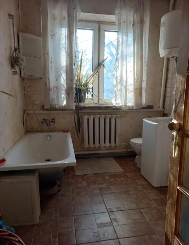 Дом, 4-кімн., Люботин, Харьковский район
