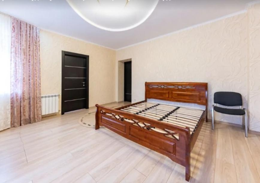 Таунхаус, 5-кімн., Харьков, Северная Салтовка